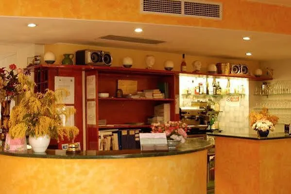 ホテル Baia Blu アラッシオ